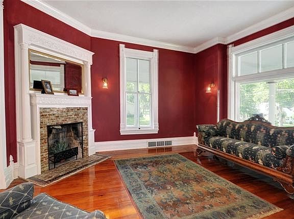 3rd image of 438 W Lake St
