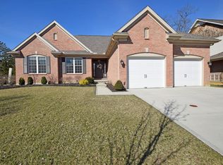 8223 Asbury Ln, Cincinnati, OH 45243