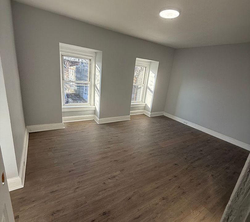1st image of 106 N 6th St #3