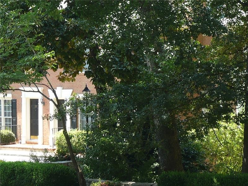 2nd image of 34 Mount Vernon Cir