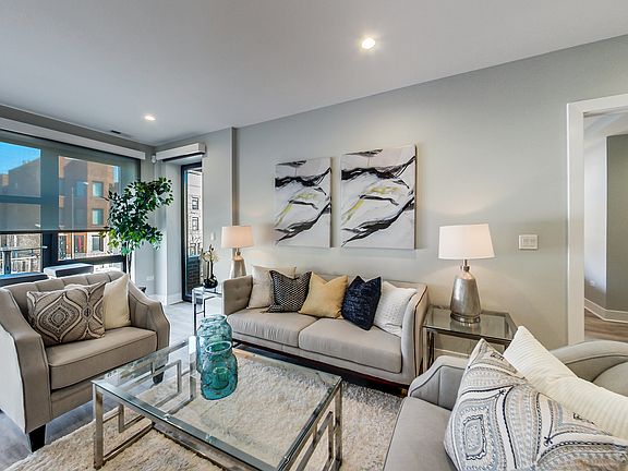5th image of 1318 N Western Ave #5D