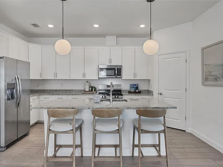 15716 Barefoot Beach Dr — Photo 7