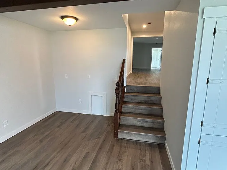 112 H Street Rd — Photo 38