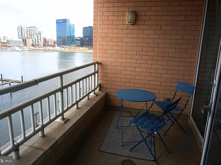 100 Harborview #611 — Photo 15
