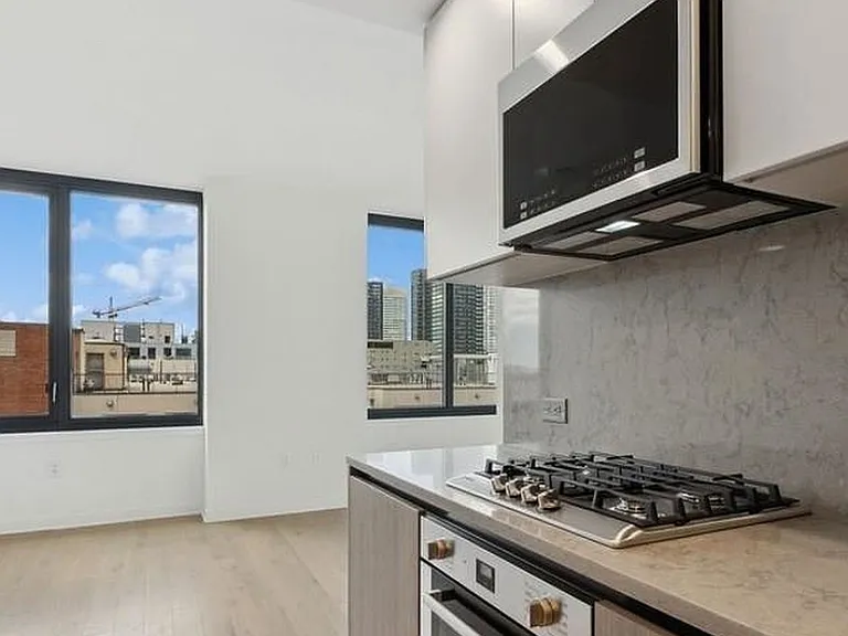 155 Bay St #203 — Photo 5