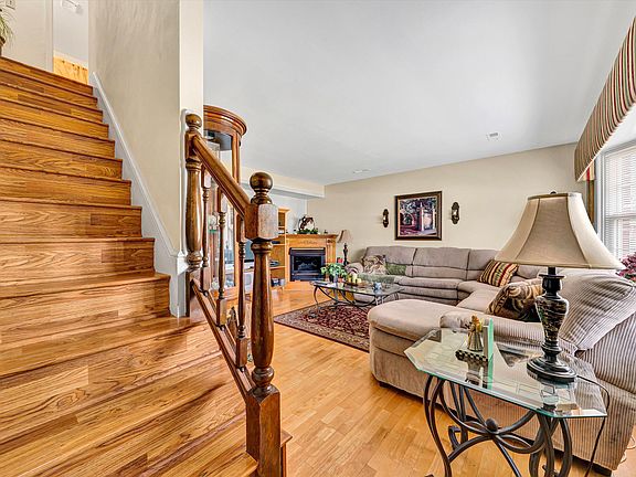 5th image of 1308 Parkdale Manor Dr