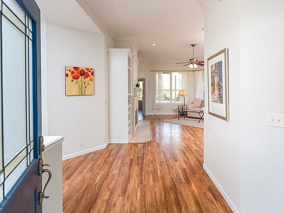 4th image of 526 Lakeway Dr