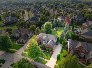 54803 Flamingo Dr, Shelby Township, MI 48315