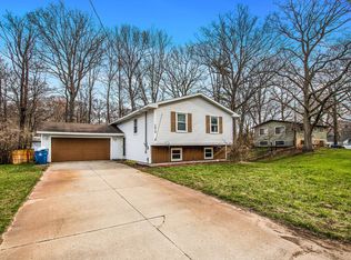 1819 Robbins Rd, Grand Haven, MI 49417