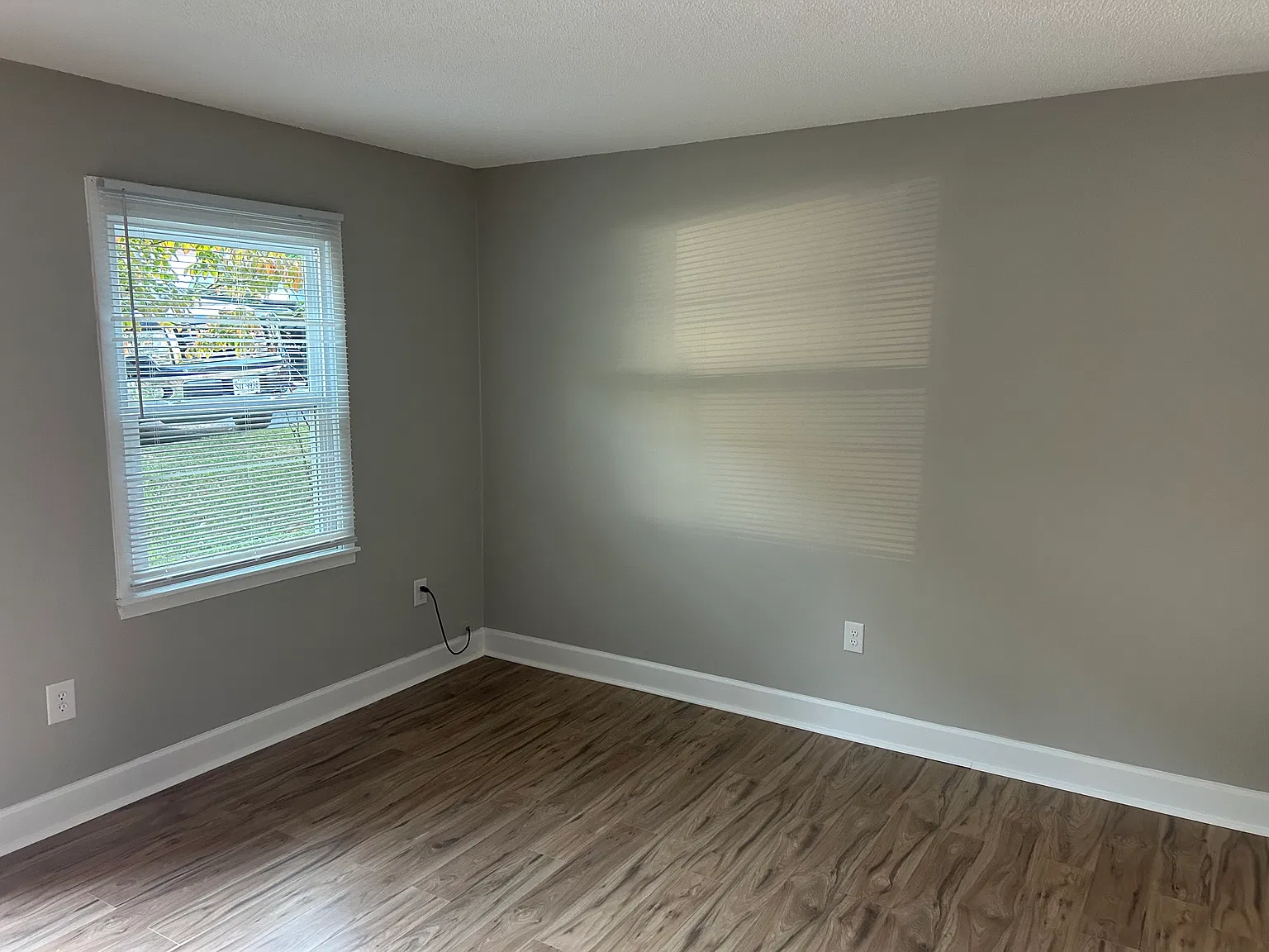2 bed, 1.5 bath, 1100 sqft, $1,300 — Photo 3
