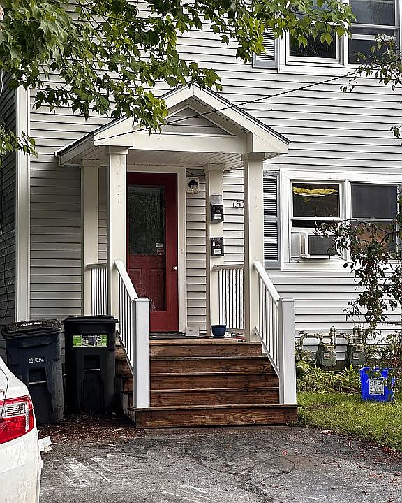 1st image of 137 Woodlawn Rd