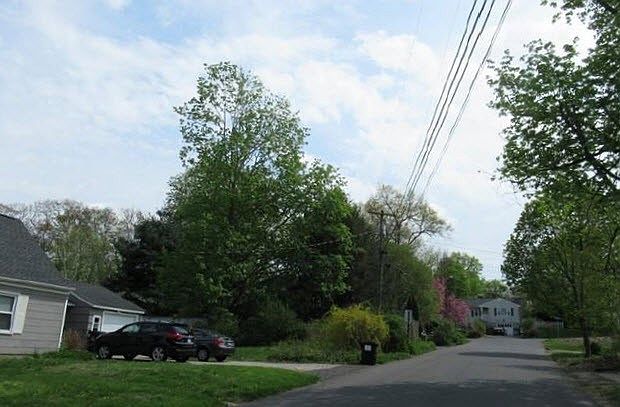 2nd image of 4 Fairchild Dr
