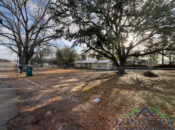 102 E Front St, Naples, TX 75568