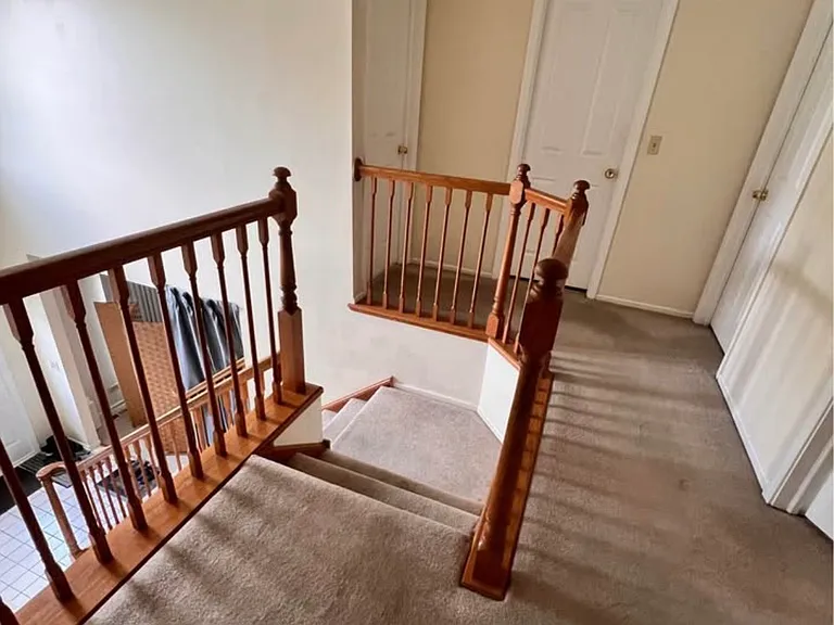 875 Vernon Ct S — Photo 4