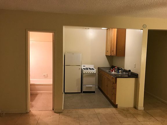 3rd image of 720 E Fairview Blvd