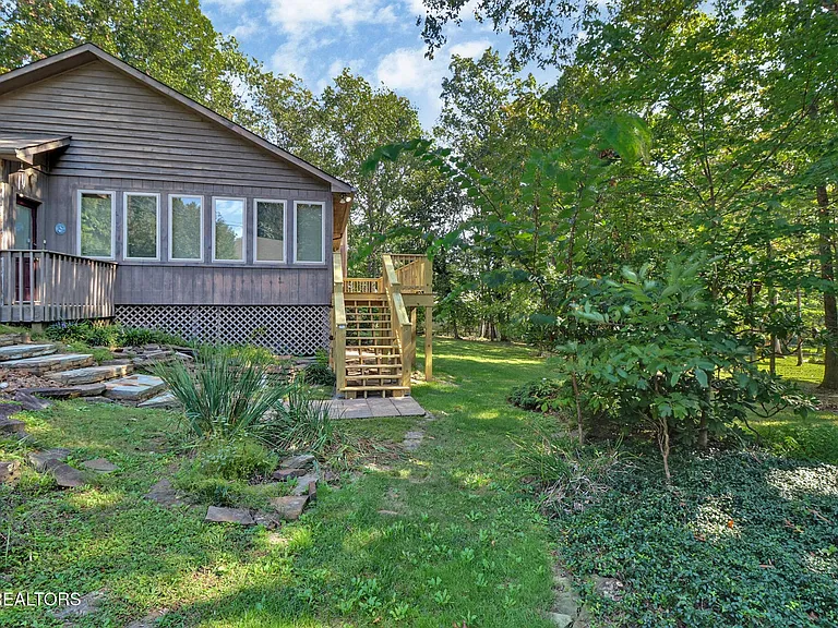 101 Walden Ridge Dr — Photo 35