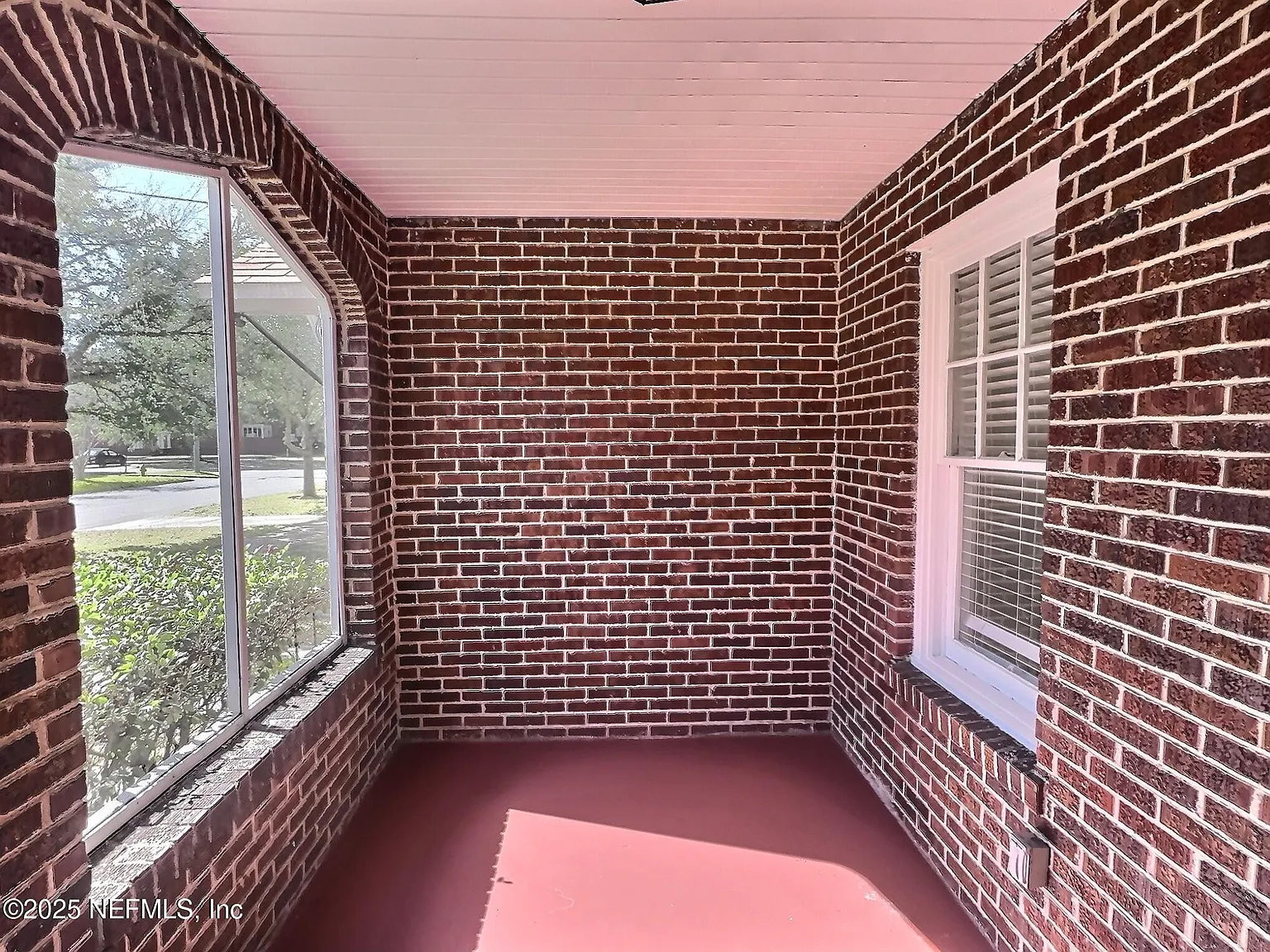 2 bed, 1.5 bath, 1180 sqft, $1,625 — Photo 2