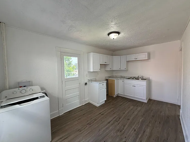 422 W High St #2 — Photo 8