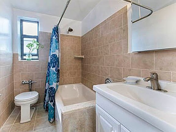 5th image of 416 W 206th St #3J