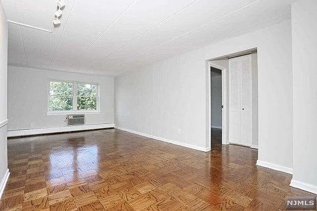 25 Jefferson St #6D — Photo 14