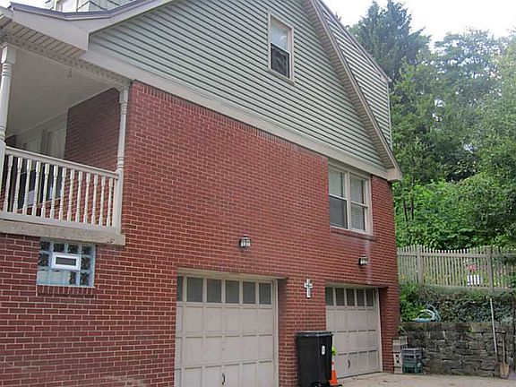 3rd image of 156 Thornberry Dr