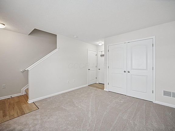 4th image of 321 Laurel Creek St
