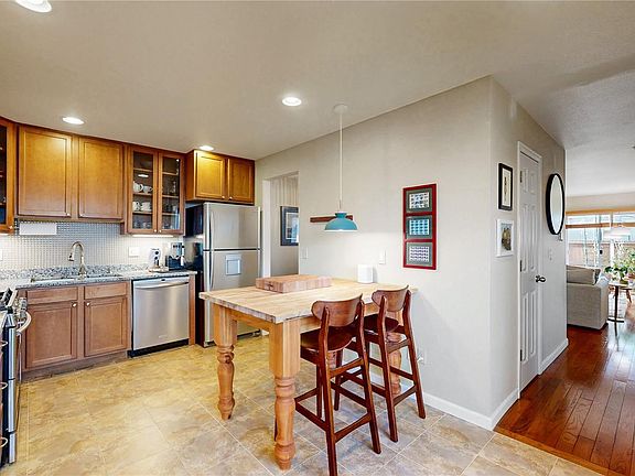 5th image of 1050 S Monaco Parkway #44
