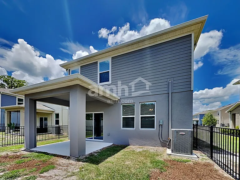22443 Bellini Cir — Photo 32