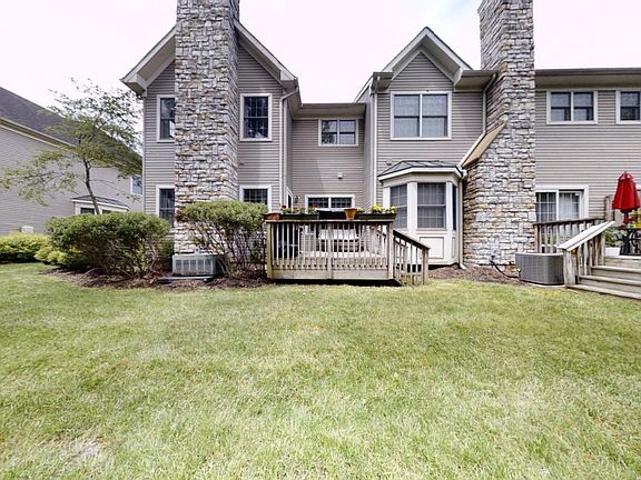 4th image of 711 Binghampton Ln #711