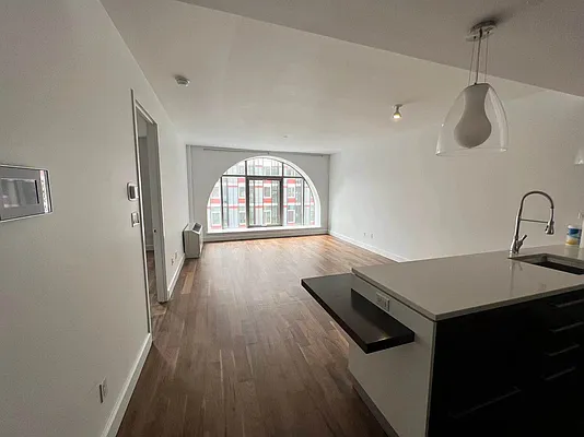 Rented by Square Realty Global Inc | media 35