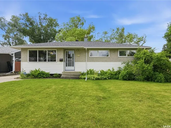 52 Tucker CRESCENT, Saskatoon, SK S7H 3H5