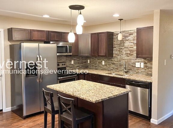 4th image of 226 Columbine Ct