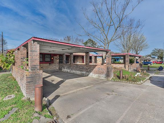 2nd image of 2601 Estate Dr