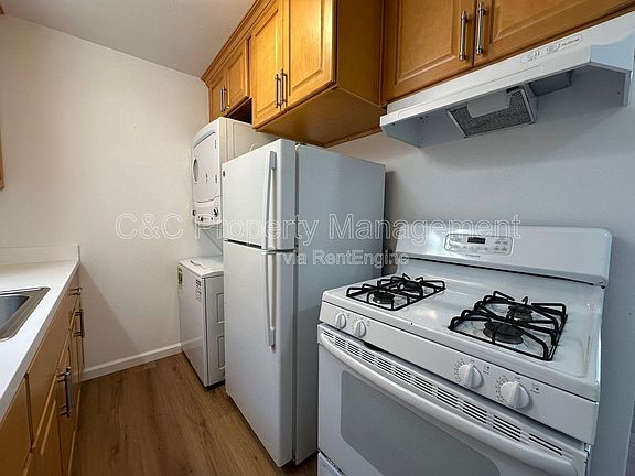 2nd image of 922 Lupin Dr APT 2