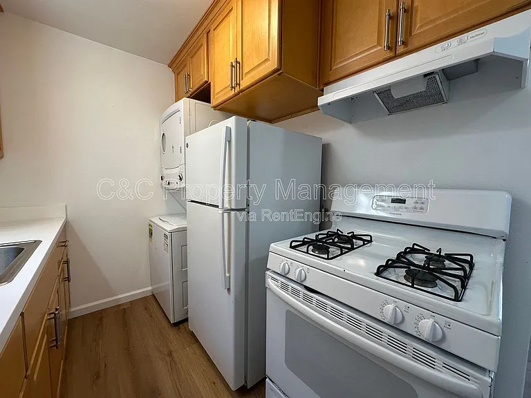 922 Lupin Dr #2 — Photo 2