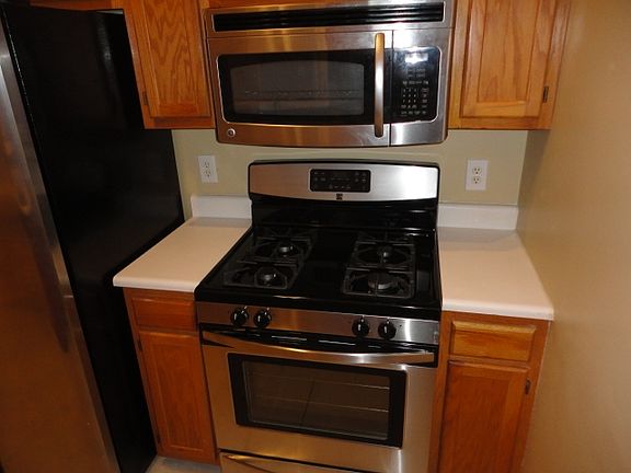 2nd image of 812 Perry Howard Rd