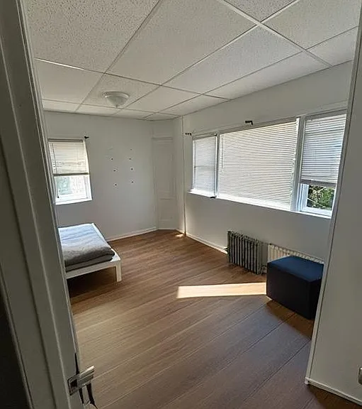 240 Dixon Ave — Photo 5