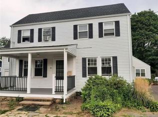 95 Grove St, Clinton, CT 06413