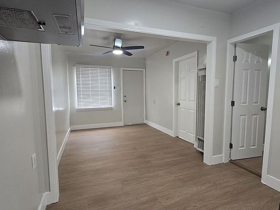 3rd image of 10961 S Figueroa St #10