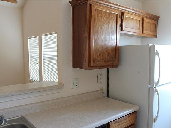 5th image of 413 Valle Calido Dr