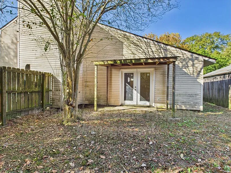 2 bed, 2.0 bath, 1000 sqft, $925 — Photo 1