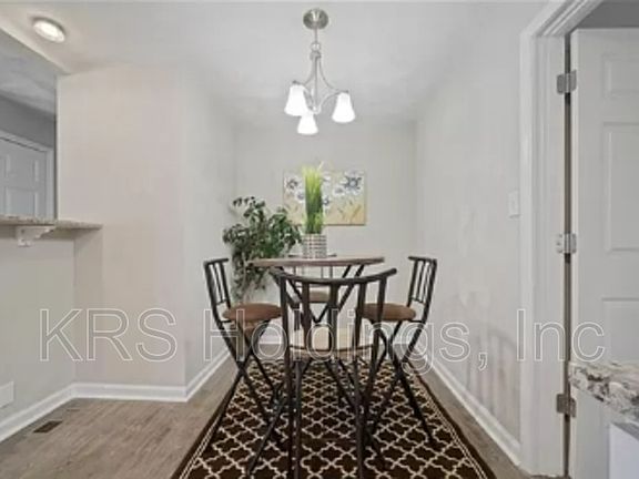 3rd image of 170 Frizzell Ave