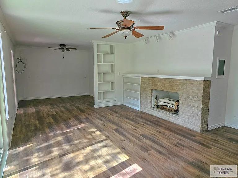 30 Acacia Lake Dr — Photo 4