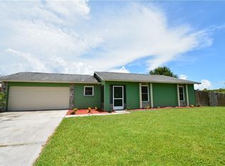 7131 13th St E, Sarasota, FL 34243