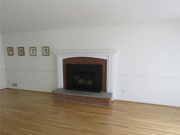 4th image of 178 Coleman Ave