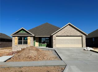 420 Palm St, Centerton, AR 72713