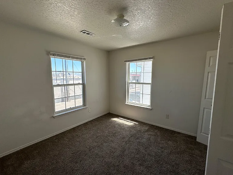 120 Davis Ave #202 — Photo 17