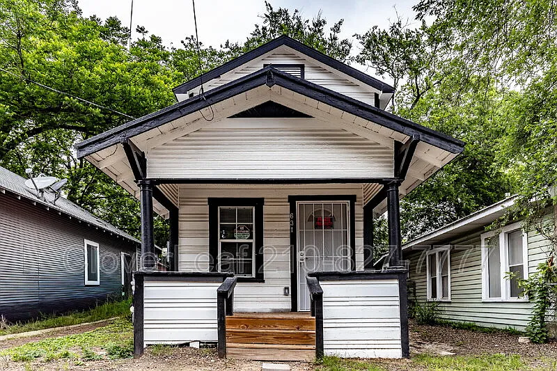 Building Photo - 631 Potomac