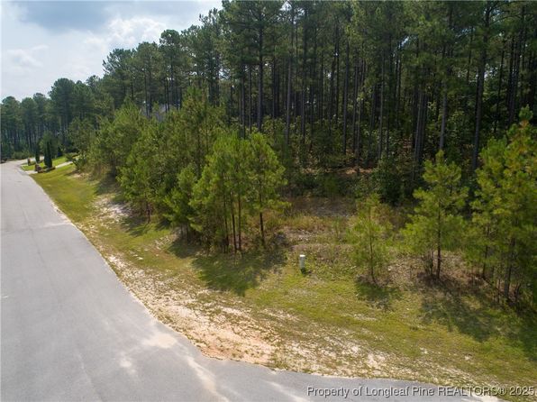 195 Broadlake Ln, Spring Lake, NC 28390