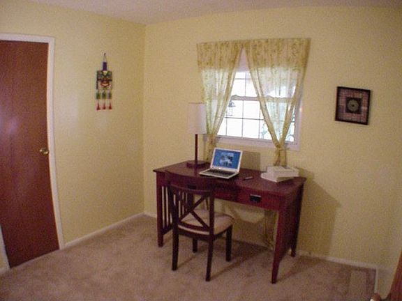 4th image of 113 Carolina Ave